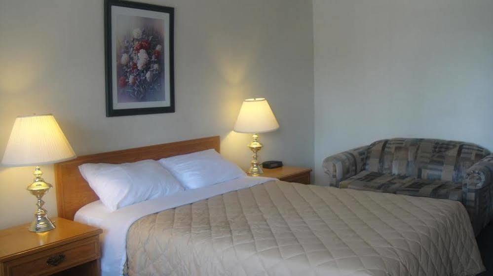 7 Days Inn Niagara Falls מפלי הניאגרה מראה חיצוני תמונה